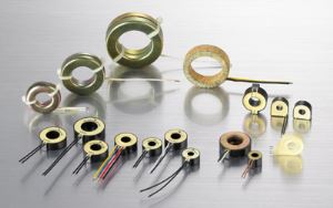 Läbi-augu praeguse andur trafo